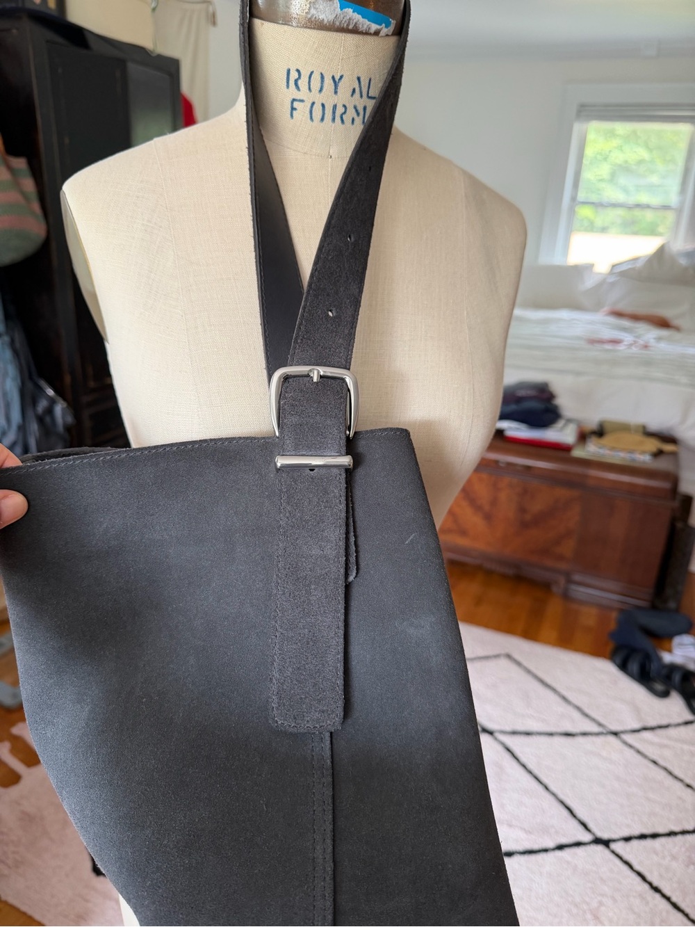 Madewell grey Suede bucket bag - Picture 2 of 6